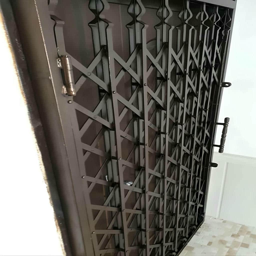 درب آکاردئونی آپارتمان فلزی