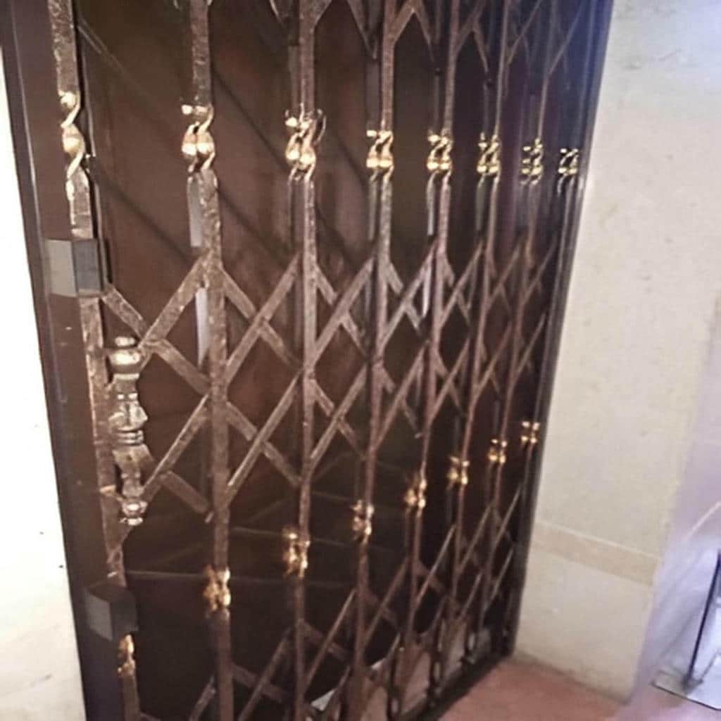 درب آکاردئونی استان خراسان جنوبی نمای ورودی