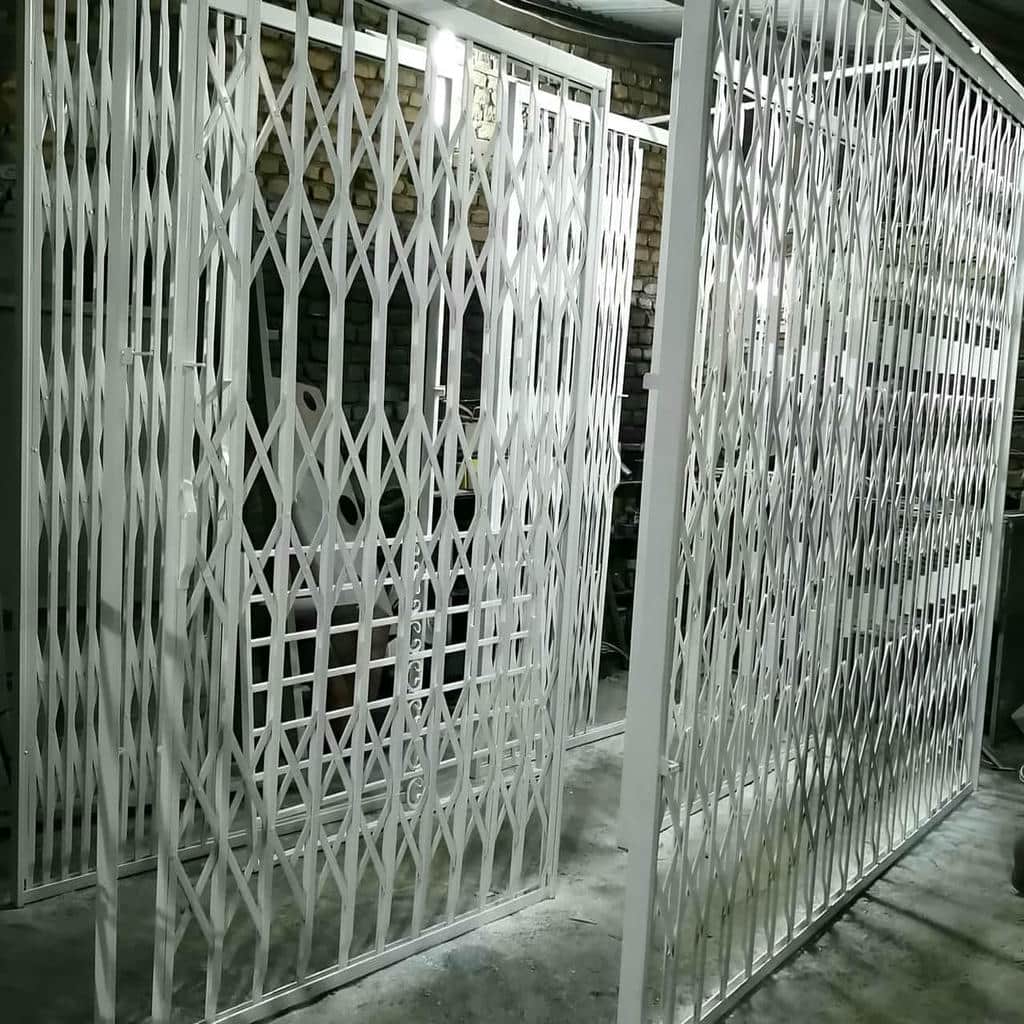 درب آکاردئونی رشت با طراحی فلزی هماهنگ درب آکاردئونی رشت با طراحی فلزی هماهنگ