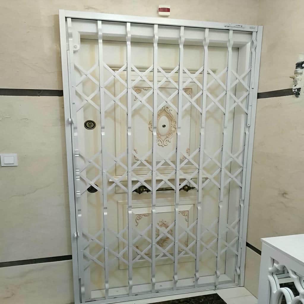درب آکاردئونی قفل دار استان هرمزگان