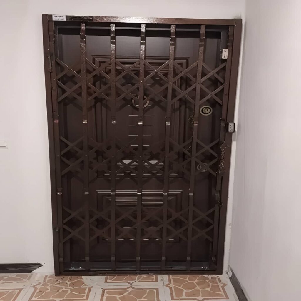 درب آکاردئونی مدل جمع شونده ورودی