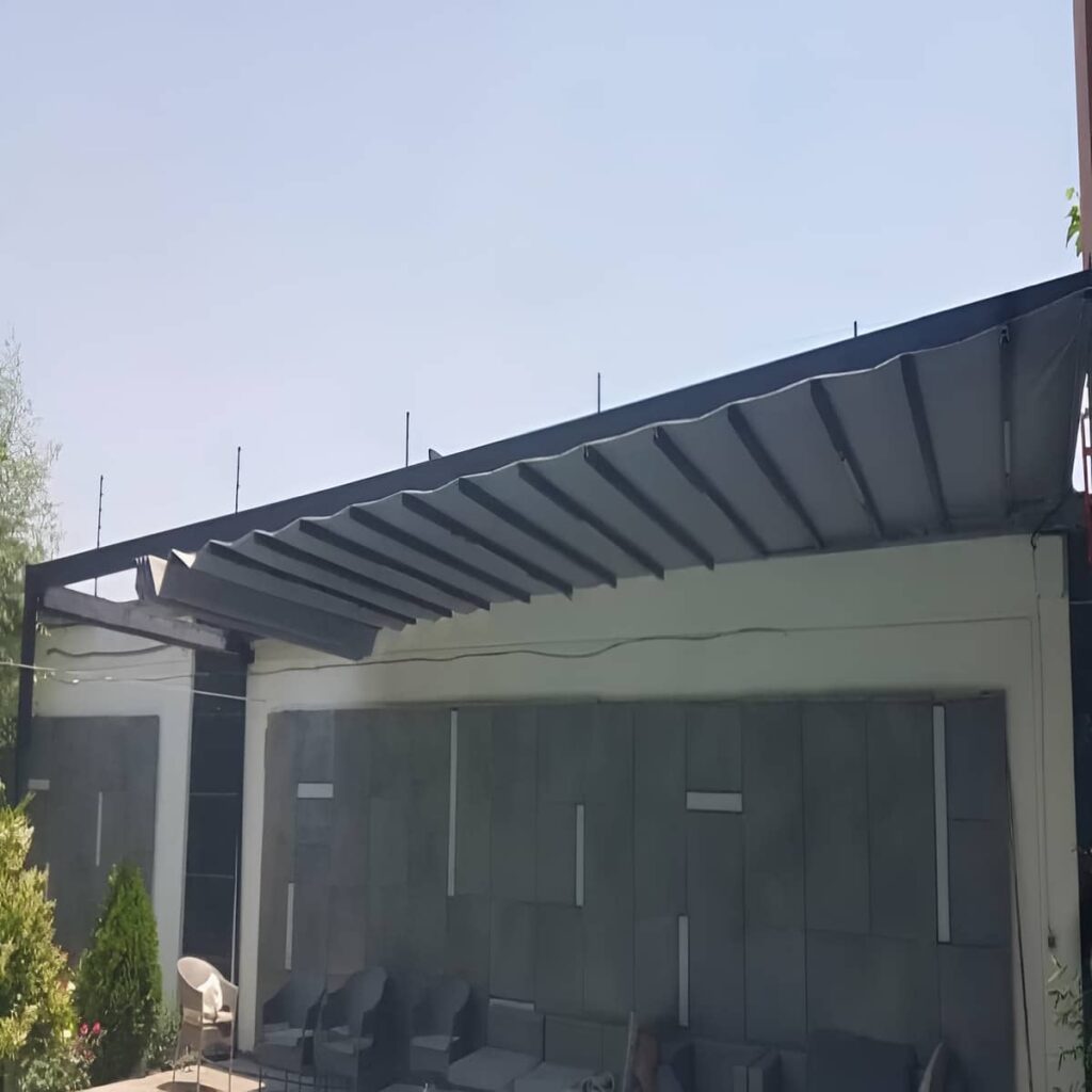 سایبان اتوماتیک اراک در فضای تجاری