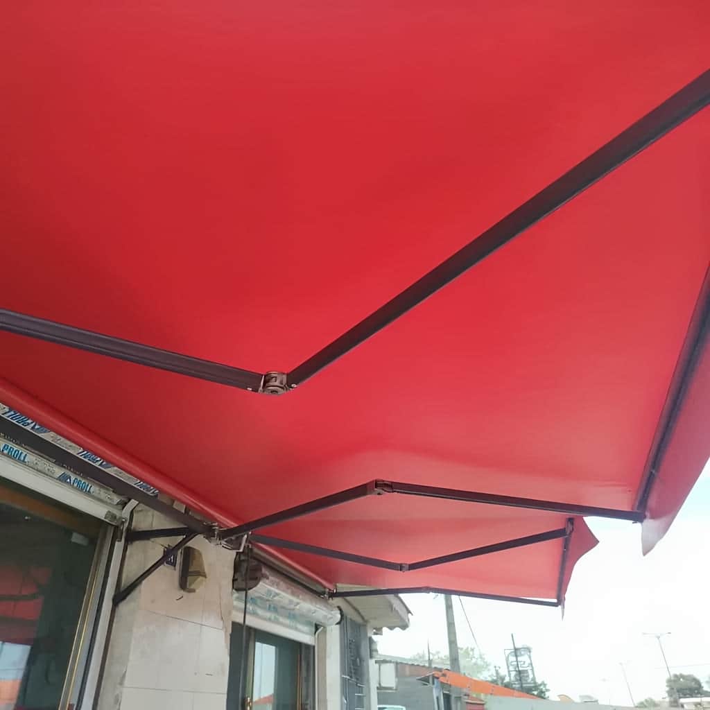 سایبان اتوماتیک کرج در فضای تجاری
