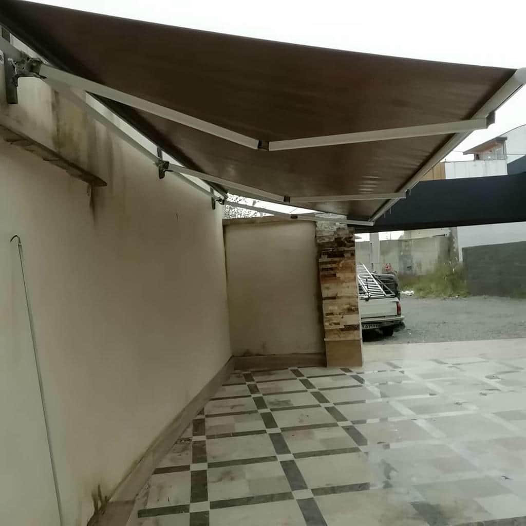 سایبان برقی استان خراسان رضوی در فضای تجاری مدرن