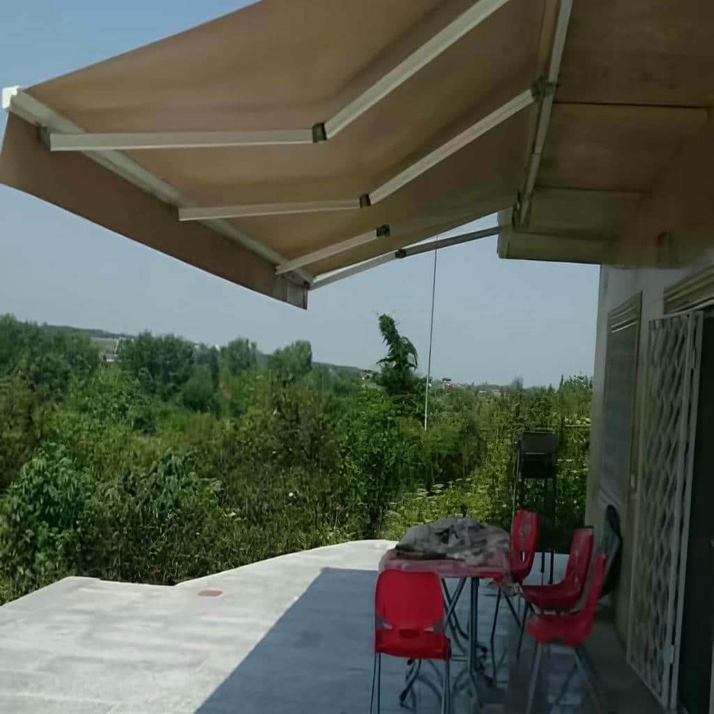سایه بان اتوماتیک با پوشش مقاوم