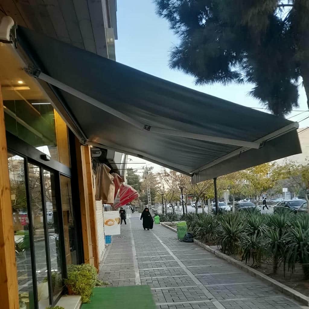 سایه بان برقی موتور دار حیاط ویلایی