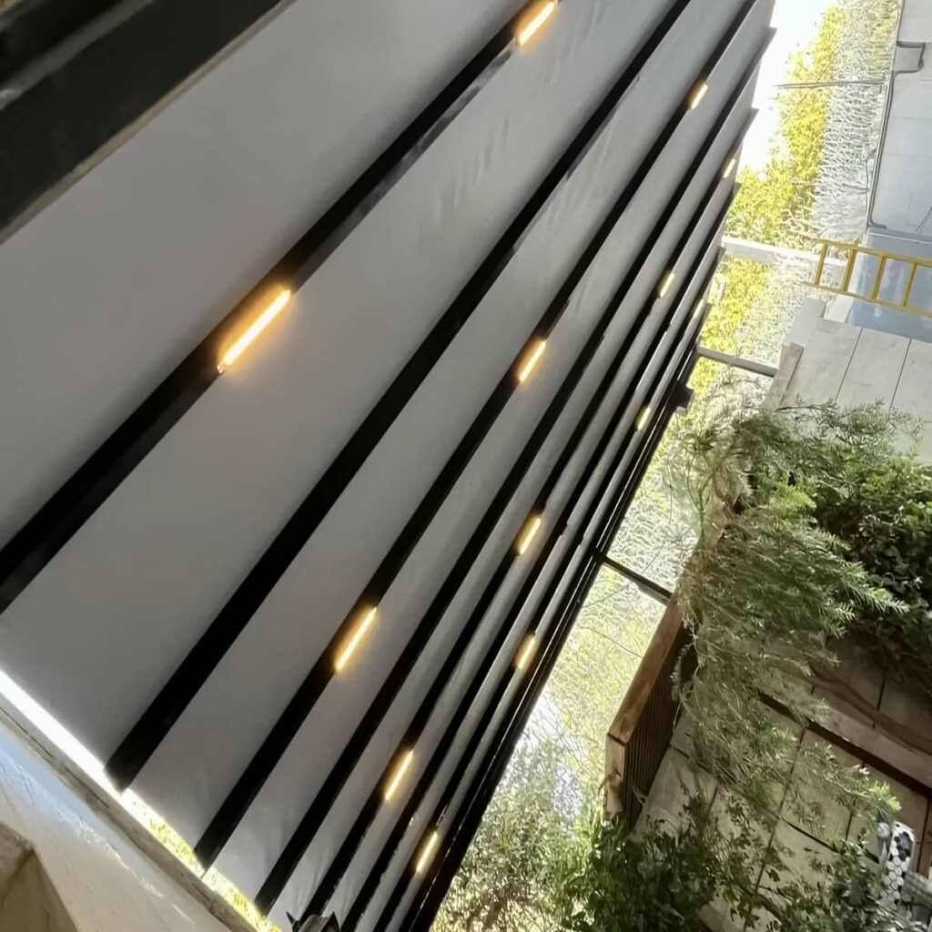 سایه بان متحرک نمای ساختمان مدرن