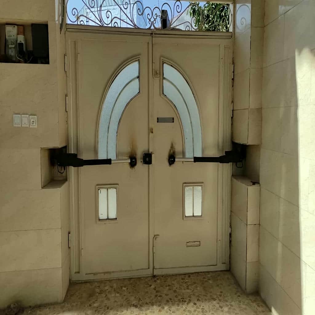 سیستم جک درب پارکینگ با کنترل ریموتی