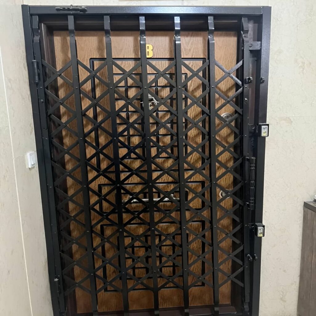 محافظ آکاردئونی فلزی قفل دار