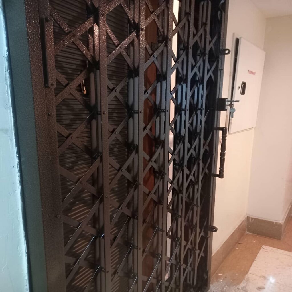 محافظ درب آپارتمان فلزی شیراز