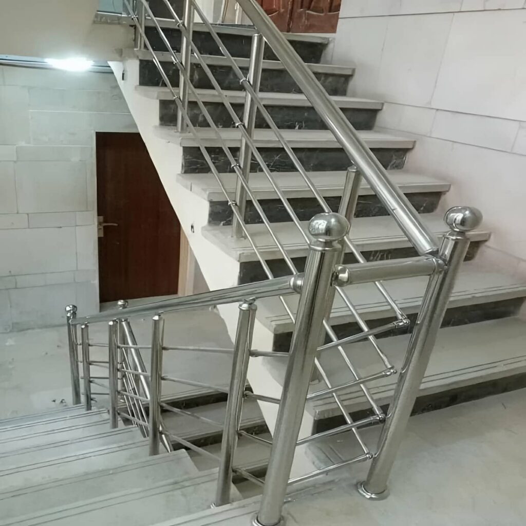 نرده استیل مسیر پله روشن