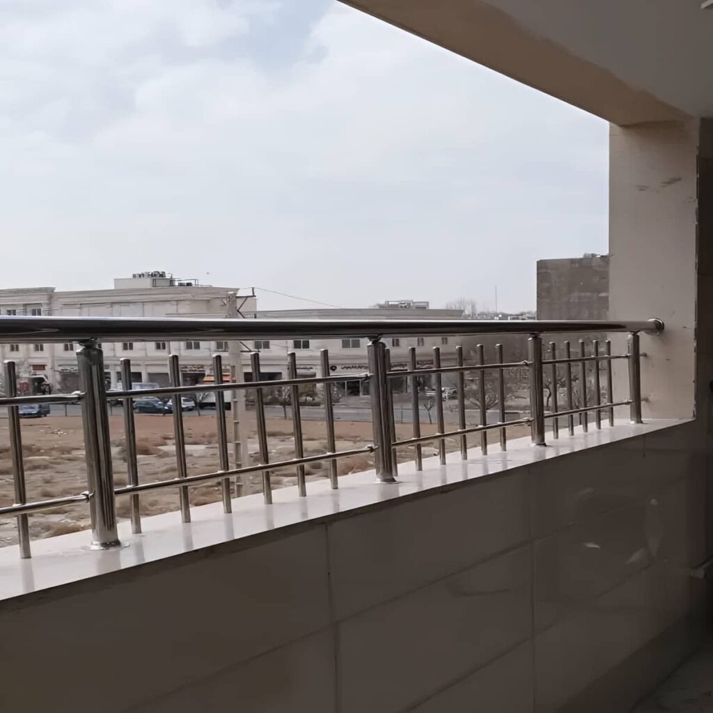 نرده بالکن استیل کرج نمای ساختمان