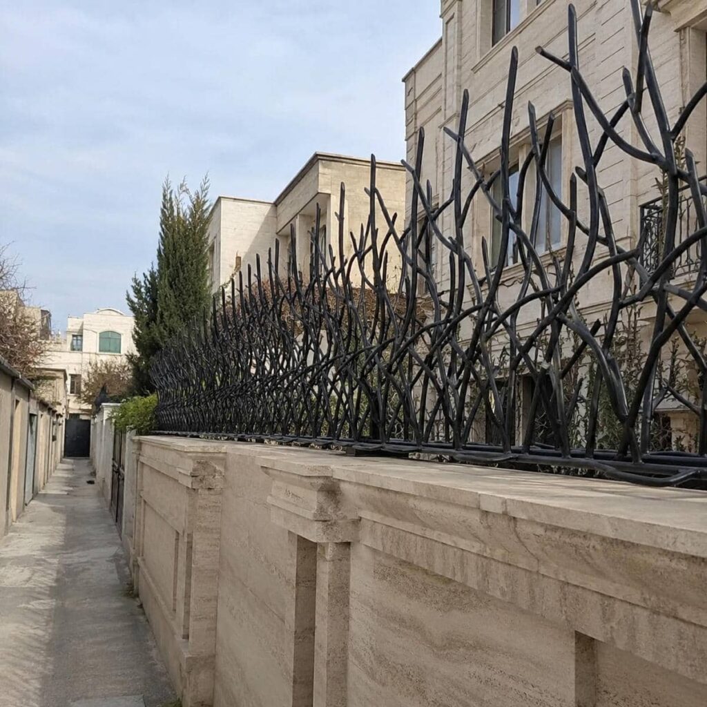 نرده حفاظ دیوار سنندج مدل سرنیزه ای