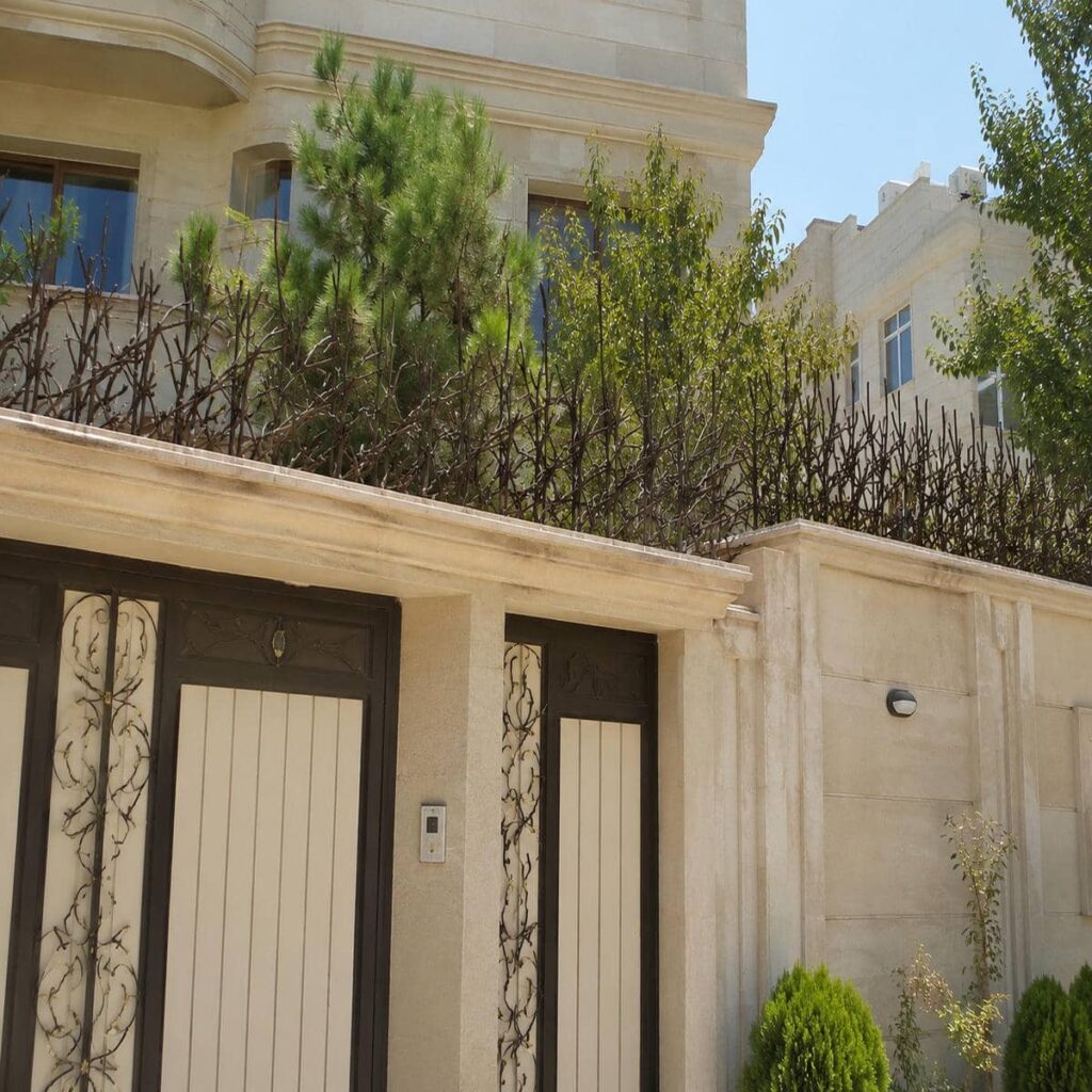 نرده حفاظ دیوار مشکی