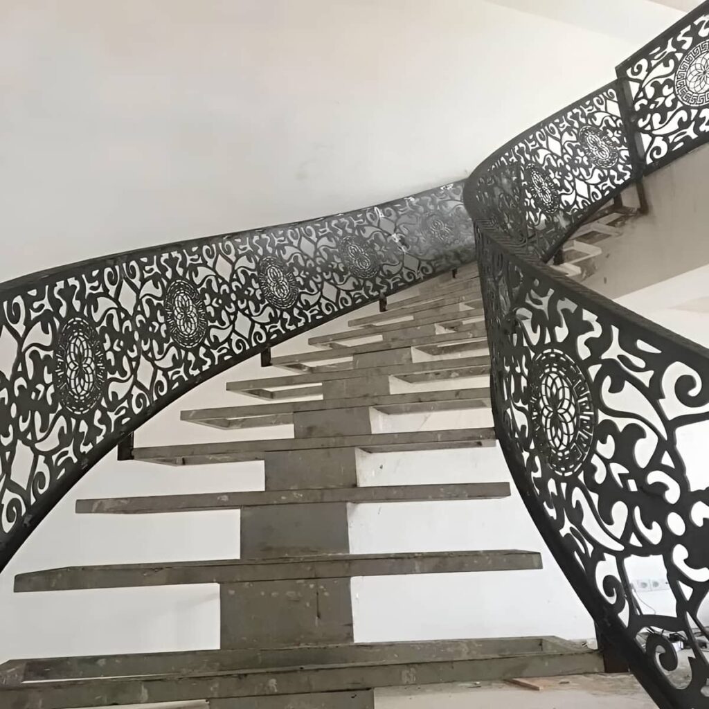 نرده راه پله آهنی با اتصالات پرداخت شده در یزد