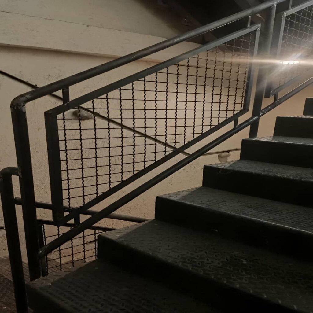 نرده راه پله فلزی استان خوزستان با طراحی مدرن