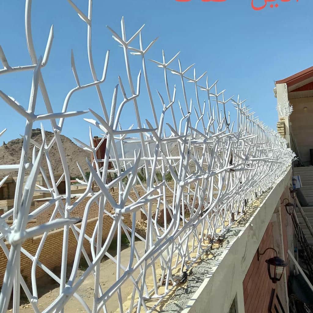 نرده روی دیوار ویلایی تهران