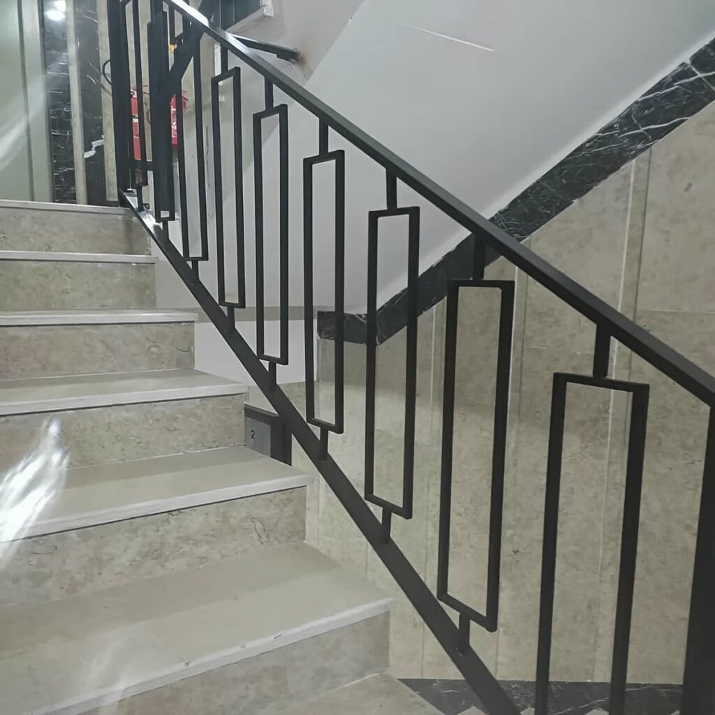 نرده چوبی ترکیبی