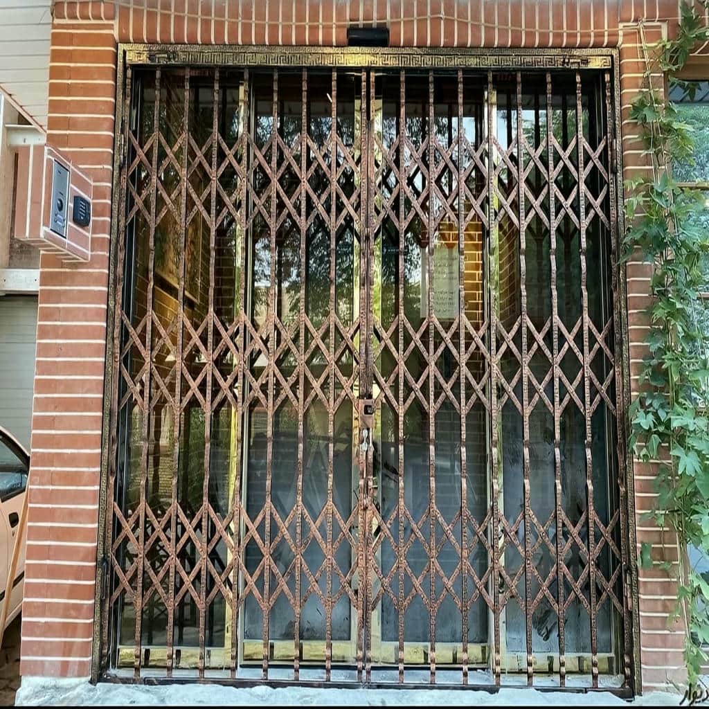 گارد آکاردئونی اراک فضای تجاری