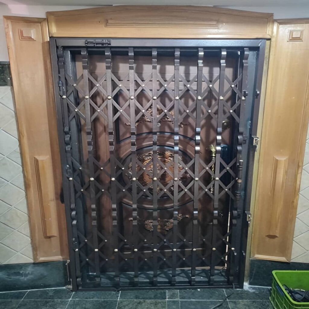 گارد آکاردئونی مشکی فلزی