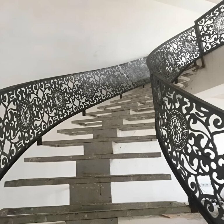 نرده راه پله آهنی با اتصالات پرداخت شده در یزد