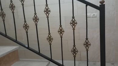 نرده راه پله آهنی سفید در خانه سمنان
